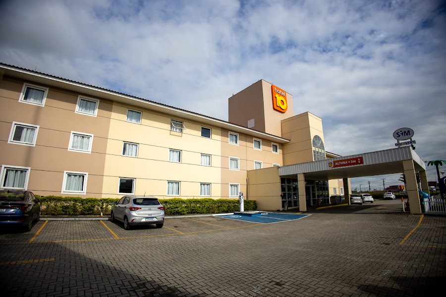 Fachada de Hotel 10