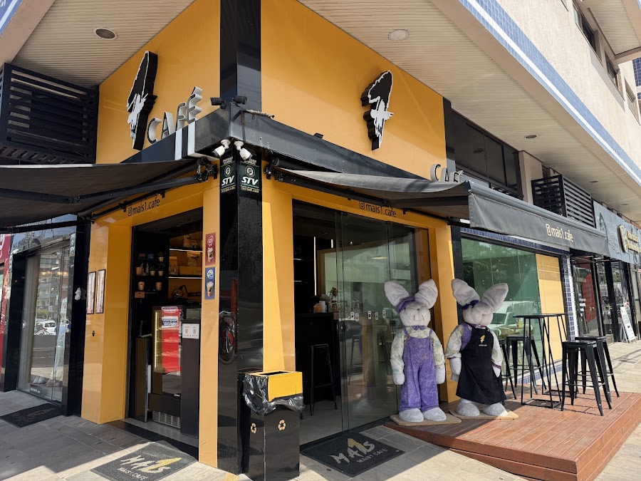Fachada de Mais1.Café