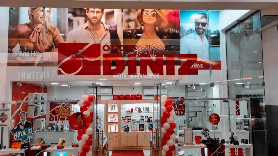 Fachada de Óticas Diniz