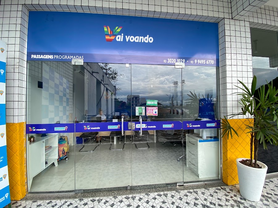 Fachada de Vai Voando