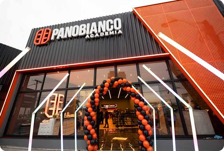 Fachada de Panobianco Academia